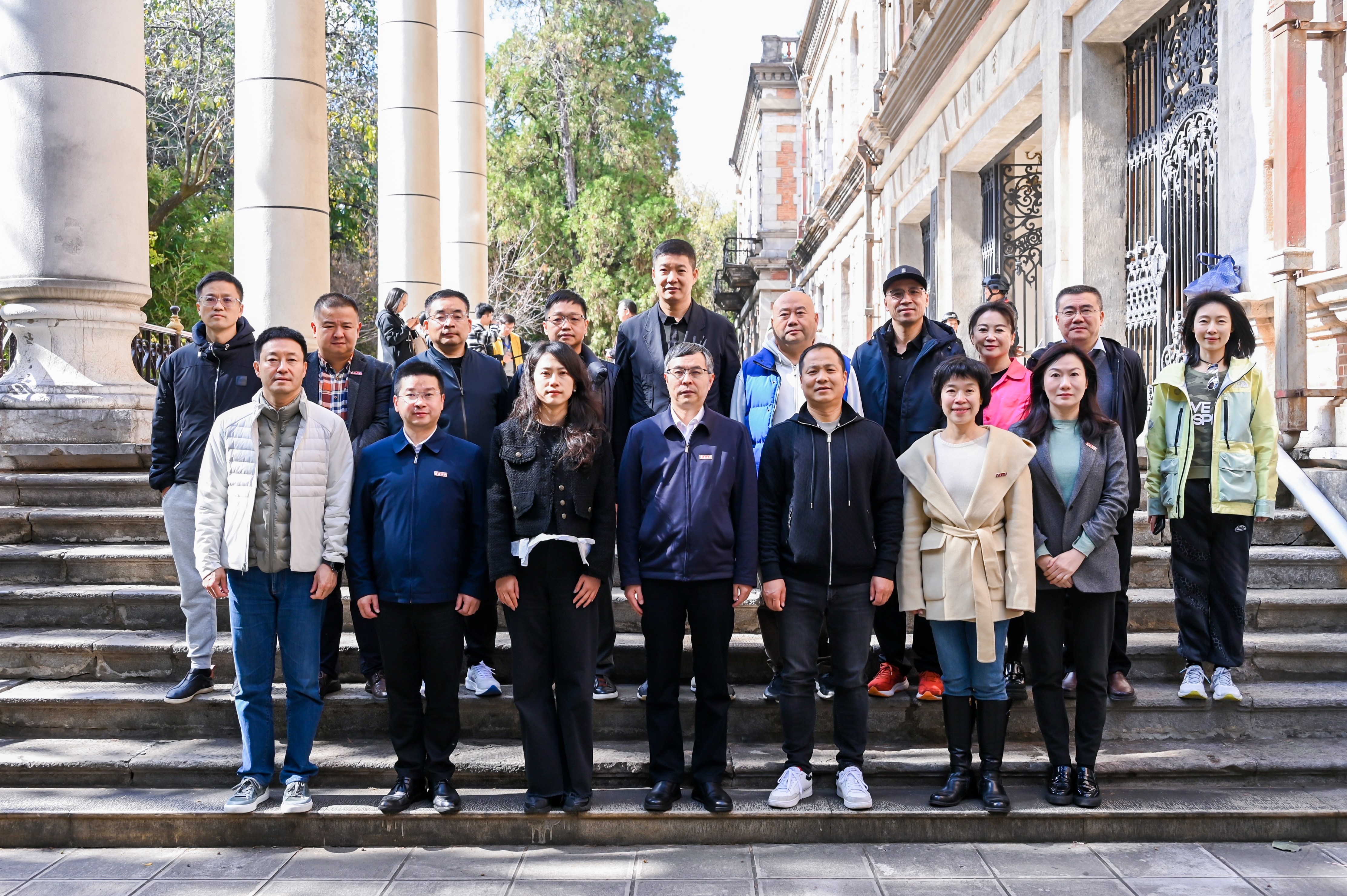 清华五道口金融CEO（领航）研学班到云南大学座谈交流